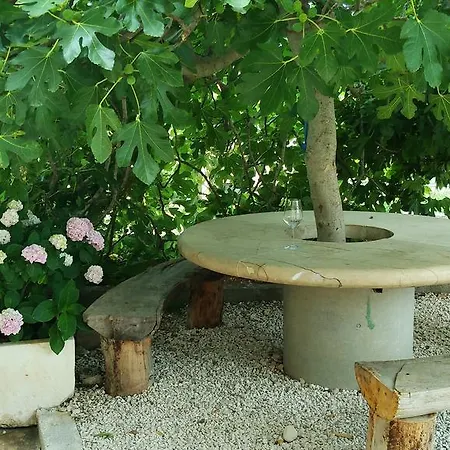 Apartment Sumartin * سومارتين