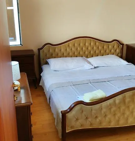 Apartment Sumartin شقة سومارتين